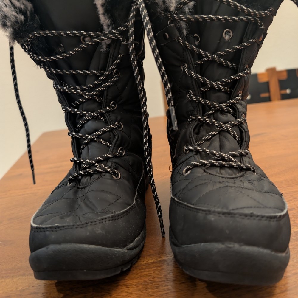Black Quilted Winter Boots - Picture 7 of 7
